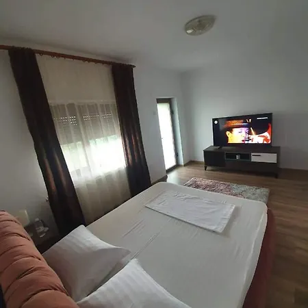 Vila Acasa *